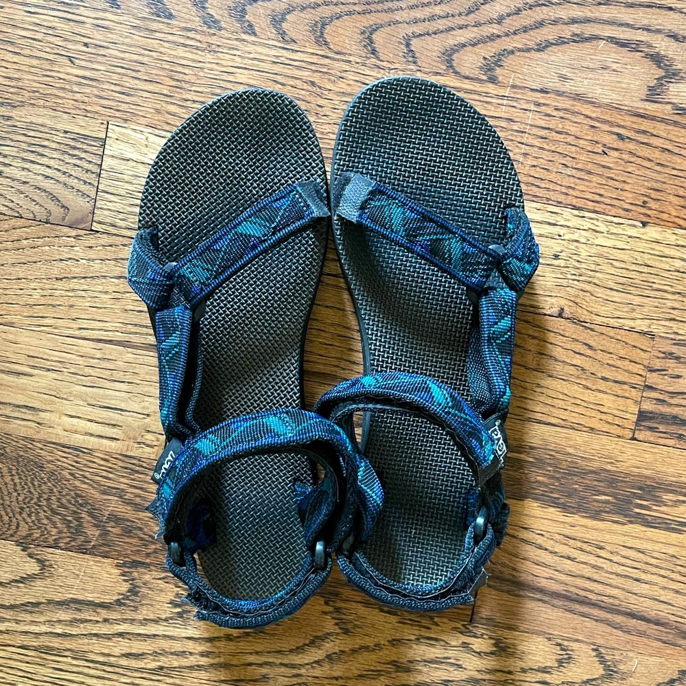 💙Vintage Teva sandals💜